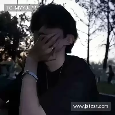 侯跃雯